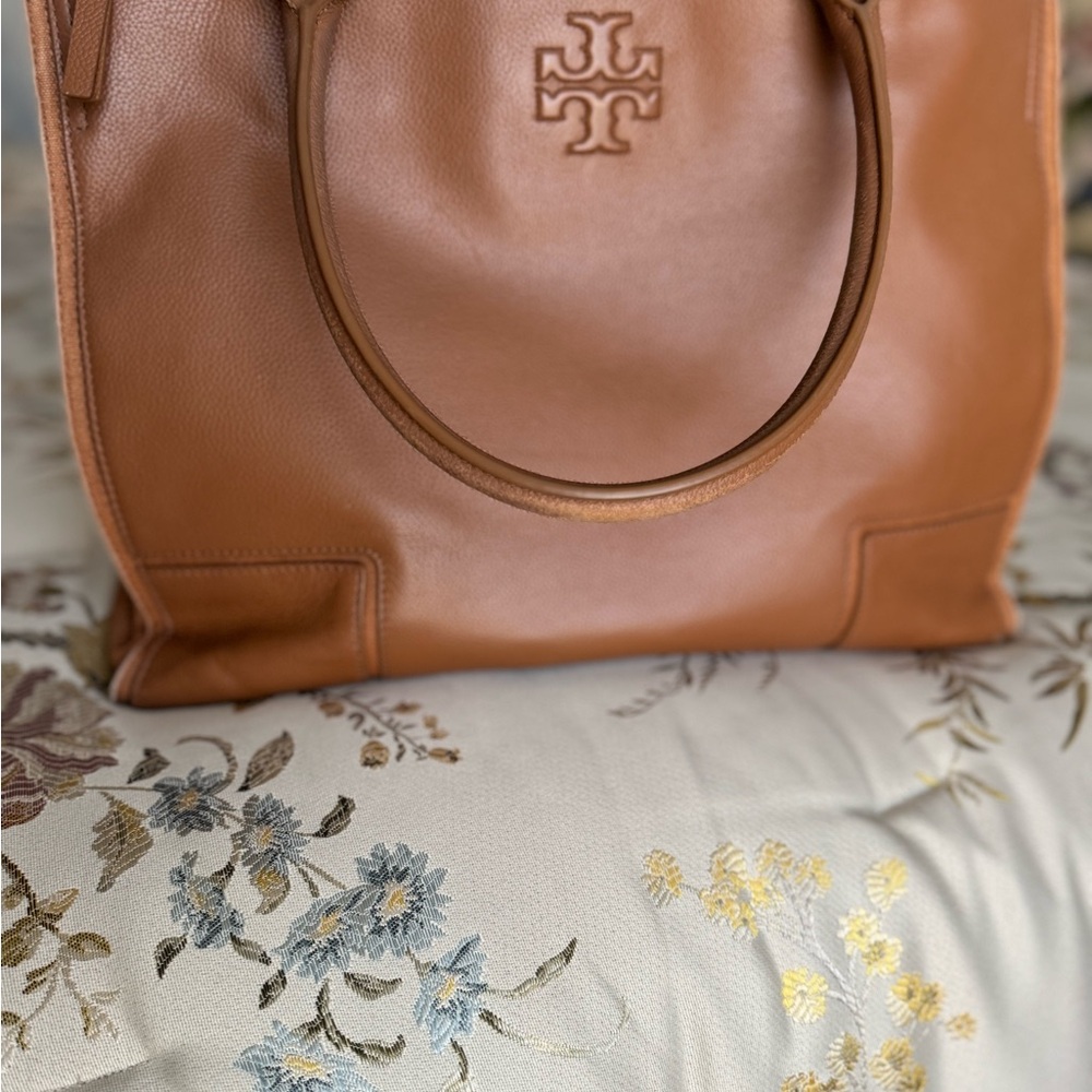 Tory Burch Shoulder Tote - Picture 6 of 16